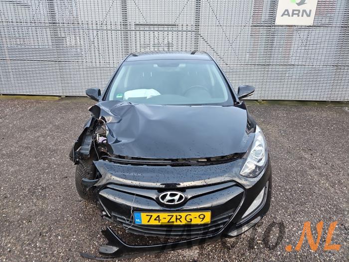 Hyundai i30 1.6 GDI Blue 16V Sloopvoertuig (2013, Zwart)
