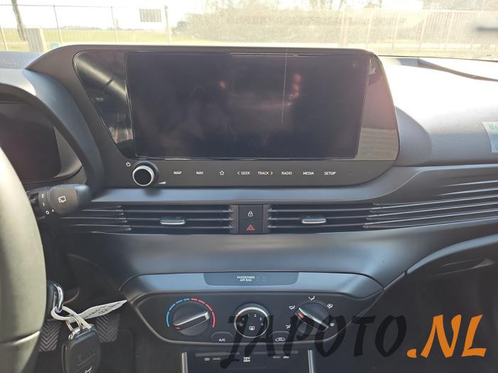 Hyundai i20 1.0 T-GDI 100 Mild Hybrid 48V 12V Sloopvoertuig (2023, Wit)