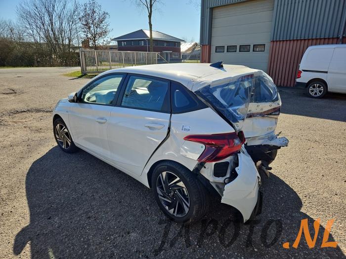 Hyundai i20 1.0 T-GDI 100 Mild Hybrid 48V 12V Sloopvoertuig (2023, Wit)