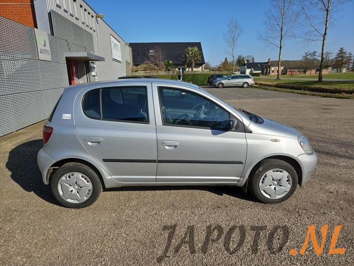 Toyota Yaris 1.3 16V VVT-i Sloopvoertuig (2001, Grijs)