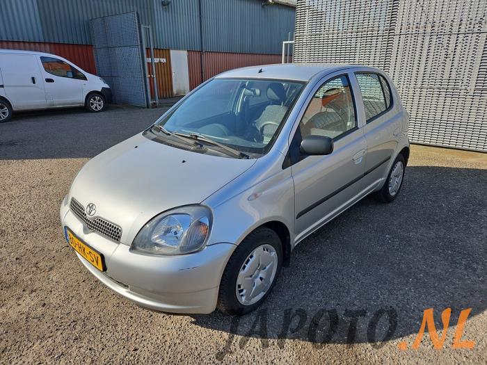 Toyota Yaris 1.3 16V VVT-i Sloopvoertuig (2001, Grijs)