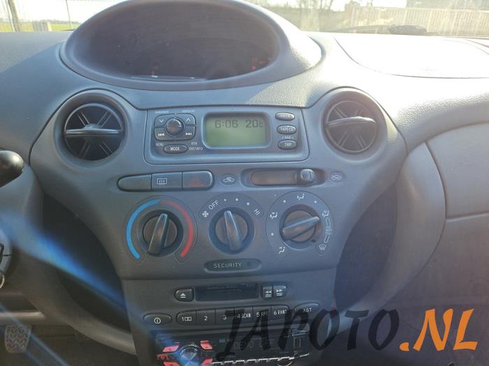 Toyota Yaris 1.3 16V VVT-i Sloopvoertuig (2001, Grijs)