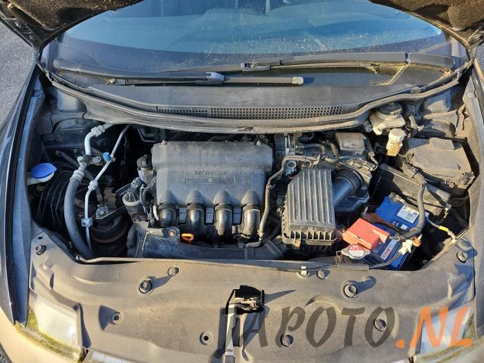 Honda Civic 1.4 i-Dsi Sloopvoertuig (2006, Zwart)