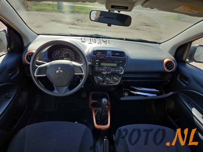 Mitsubishi Space Star 1.0 12V Sloopvoertuig (2017, Zwart)