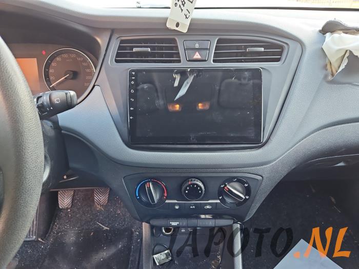 Hyundai i20 1.2i 16V Sloopvoertuig (2017, Wit)