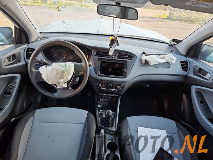 Hyundai i20 1.2i 16V Sloopvoertuig (2017, Wit)