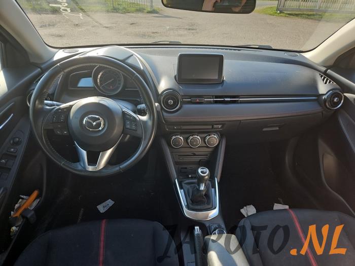 Mazda 2 1.5 SkyActiv-G 90 Sloopvoertuig (2016, Zwart)