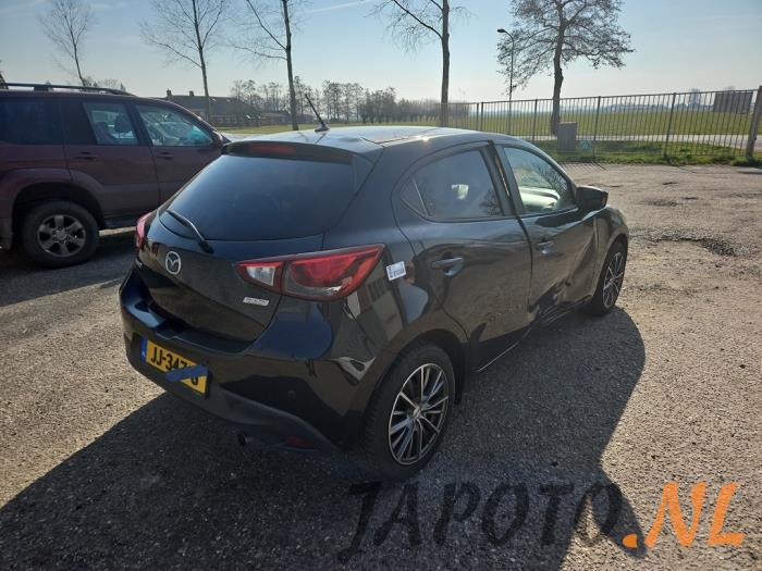 Mazda 2 1.5 SkyActiv-G 90 Sloopvoertuig (2016, Zwart)