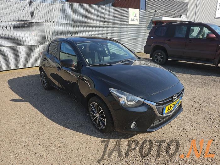 Mazda 2 1.5 SkyActiv-G 90 Sloopvoertuig (2016, Zwart)