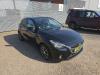 Mazda 2 1.5 SkyActiv-G 90 Sloopvoertuig (2016, Zwart)