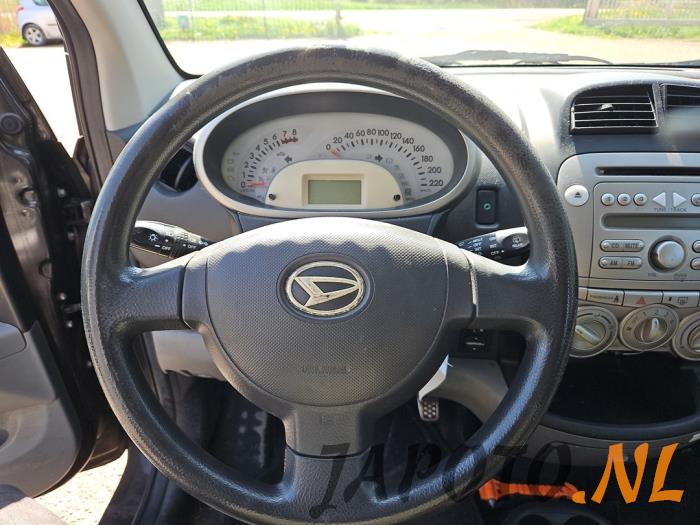 Daihatsu Sirion 2 1.0 12V DVVT Sloopvoertuig (2009, Zwart)