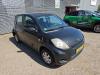 Daihatsu Sirion 2 1.0 12V DVVT Sloopvoertuig (2009, Zwart)