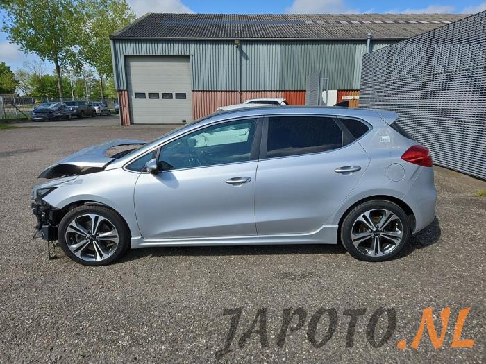 Kia Cee'd 1.0i T-GDi 12V 120 Sloopvoertuig (2018, Grijs)