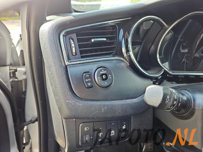 Kia Cee'd 1.0i T-GDi 12V 120 Sloopvoertuig (2018, Grijs)