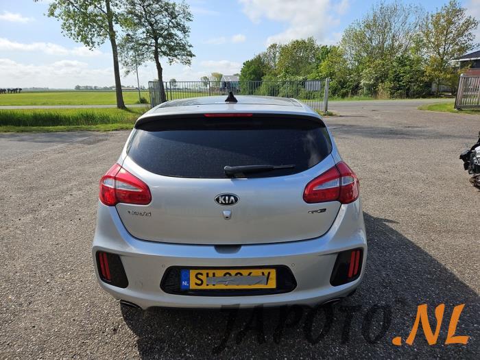 Kia Cee'd 1.0i T-GDi 12V 120 Sloopvoertuig (2018, Grijs)