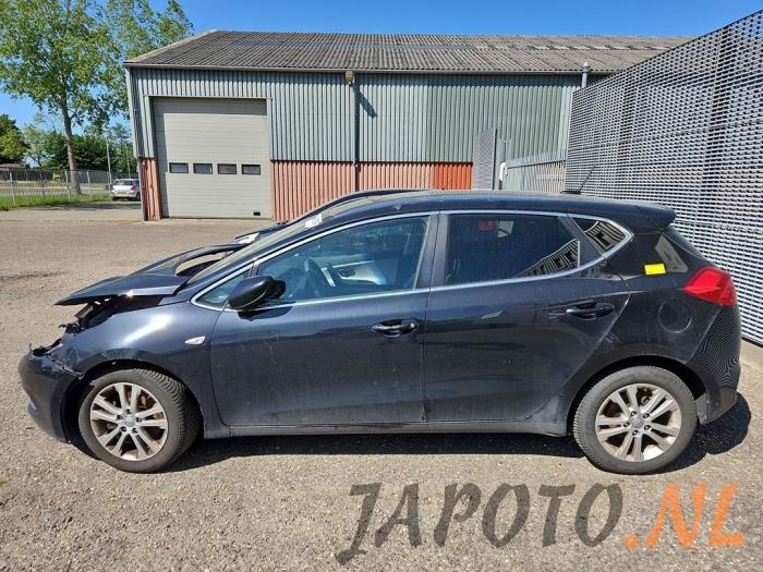 Kia Cee'd 1.6 CRDi 16V VGT Sloopvoertuig (2015, Metallic, Zwart)