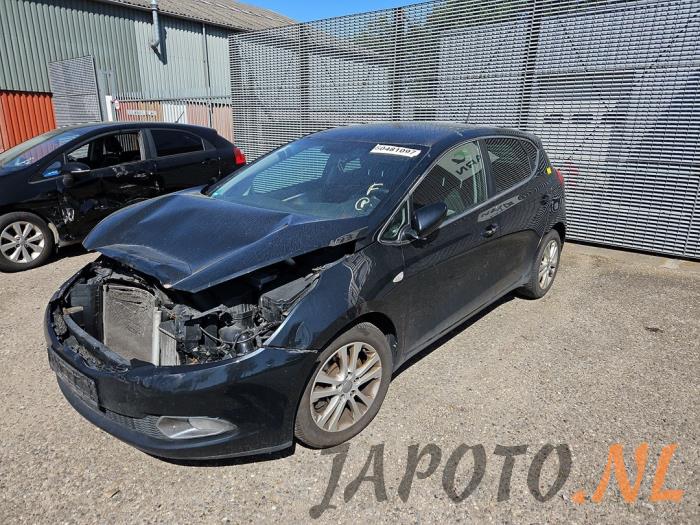 Kia Cee'd 1.6 CRDi 16V VGT Sloopvoertuig (2015, Metallic, Zwart)