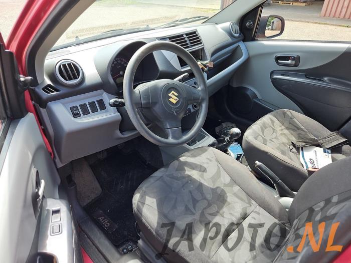 Suzuki Alto 1.0 12V Sloopvoertuig (2010, Roze)
