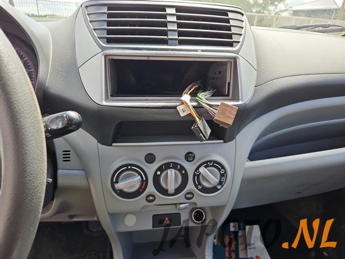 Suzuki Alto 1.0 12V Sloopvoertuig (2010, Roze)