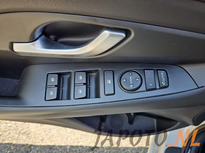 Hyundai i30 Wagon 1.4 T-GDI 16V Sloopvoertuig (2019, Wit)