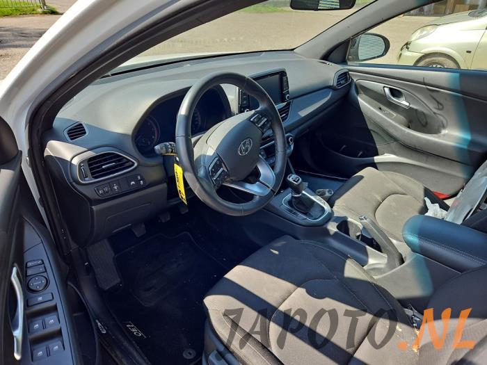 Hyundai i30 Wagon 1.4 T-GDI 16V Sloopvoertuig (2019, Wit)