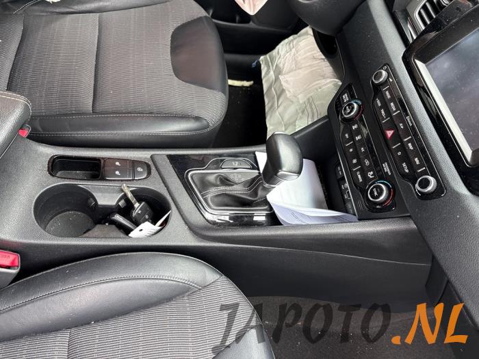 Kia Niro I 1.6 GDI Hybrid Sloopvoertuig (2018, Wit)