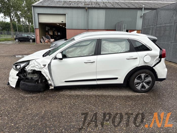 Kia Niro I 1.6 GDI Hybrid Sloopvoertuig (2018, Wit)