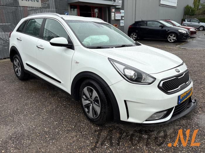 Kia Niro I 1.6 GDI Hybrid Sloopvoertuig (2018, Wit)