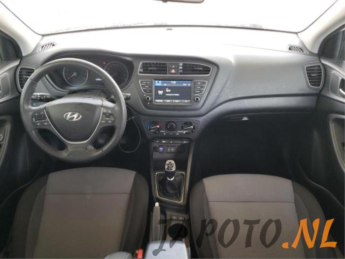 Hyundai i20 1.0 T-GDI 100 12V Sloopvoertuig (2020, Wit)