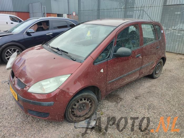 Mitsubishi Colt 1.3 16V Sloopvoertuig (2004, Rood)