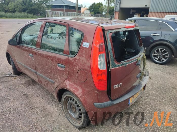 Mitsubishi Colt 1.3 16V Sloopvoertuig (2004, Rood)