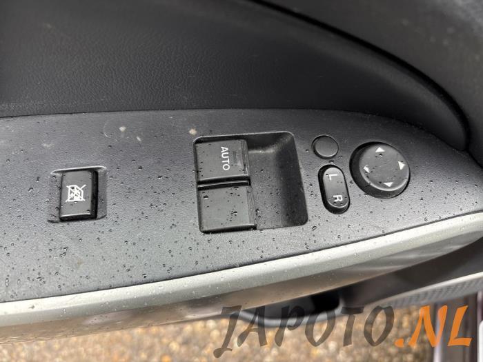 Mazda 2 1.3 16V S-VT Sloopvoertuig (2012, Bruin)