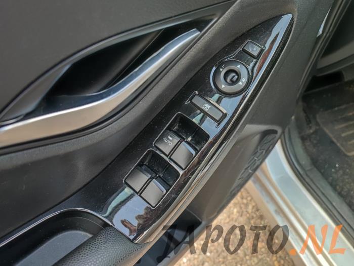 Hyundai iX20 1.6i 16V Sloopvoertuig (2011, Grijs)