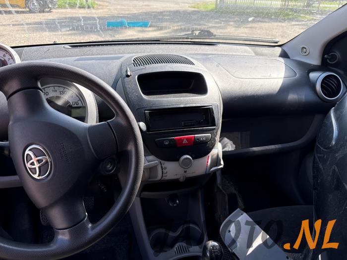 Toyota Aygo 1.0 12V VVT-i Sloopvoertuig (2008, Grijs)