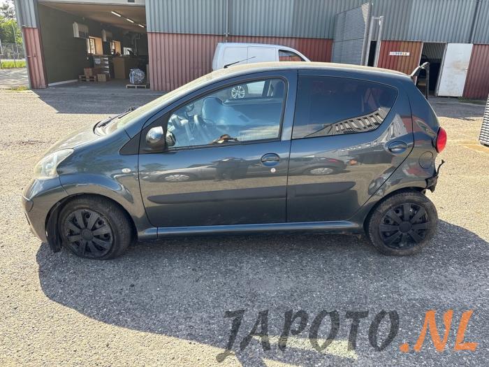 Toyota Aygo 1.0 12V VVT-i Sloopvoertuig (2008, Grijs)