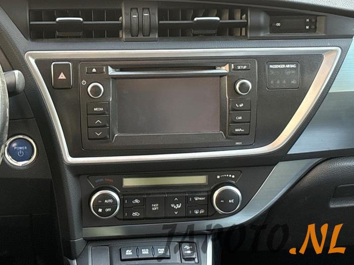 Toyota Auris Touring Sports 1.8 16V Hybrid Sloopvoertuig (2014, Bruin)
