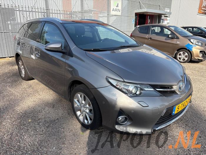 Toyota Auris Touring Sports 1.8 16V Hybrid Sloopvoertuig (2014, Bruin)