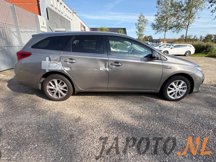 Toyota Auris Touring Sports 1.8 16V Hybrid Sloopvoertuig (2014, Bruin)