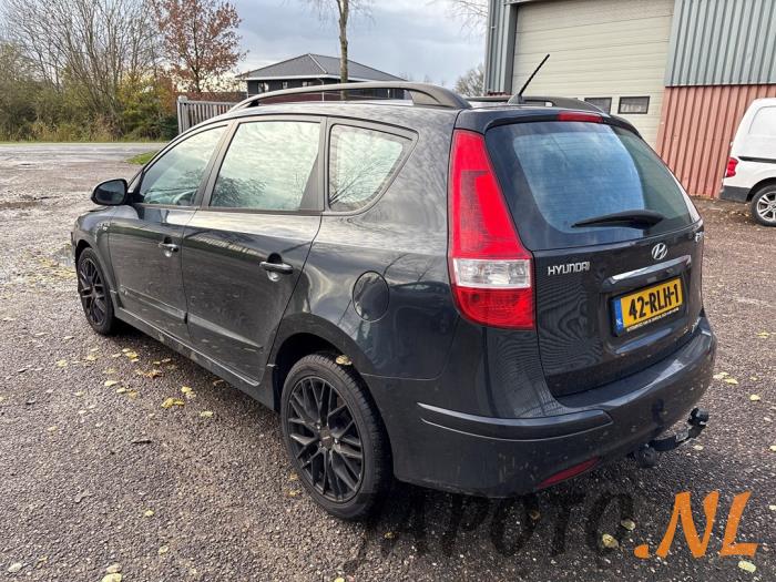Hyundai i30 Crosswagon 1.6 CVVT 16V Sloopvoertuig (2011, Zwart)