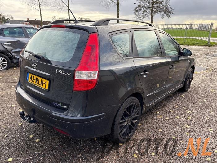 Hyundai i30 Crosswagon 1.6 CVVT 16V Sloopvoertuig (2011, Zwart)