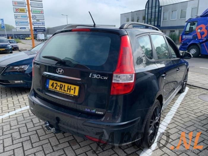 Hyundai i30 Crosswagon 1.6 CVVT 16V Sloopvoertuig (2011, Zwart)