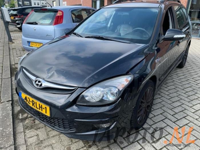 Hyundai i30 Crosswagon 1.6 CVVT 16V Sloopvoertuig (2011, Zwart)