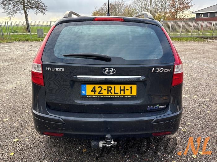 Hyundai i30 Crosswagon 1.6 CVVT 16V Sloopvoertuig (2011, Zwart)