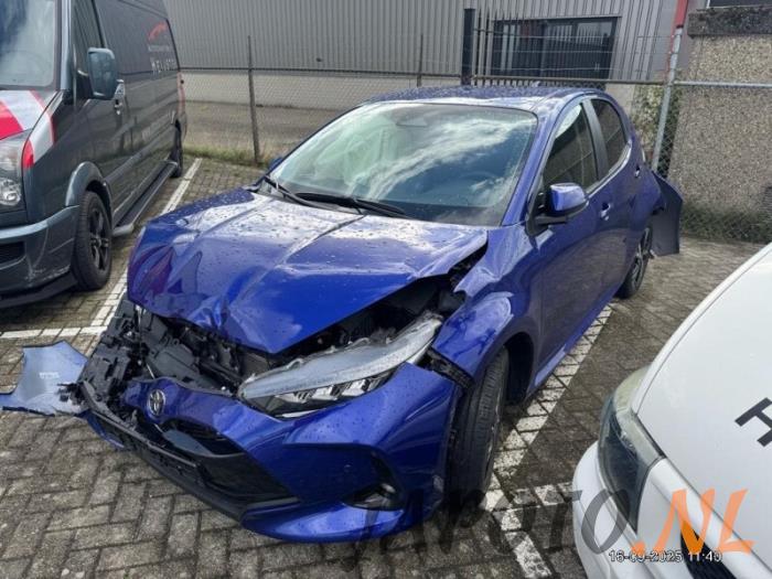 Toyota Yaris IV 1.5 12V Hybrid 115 Sloopvoertuig (2024, Blauw)