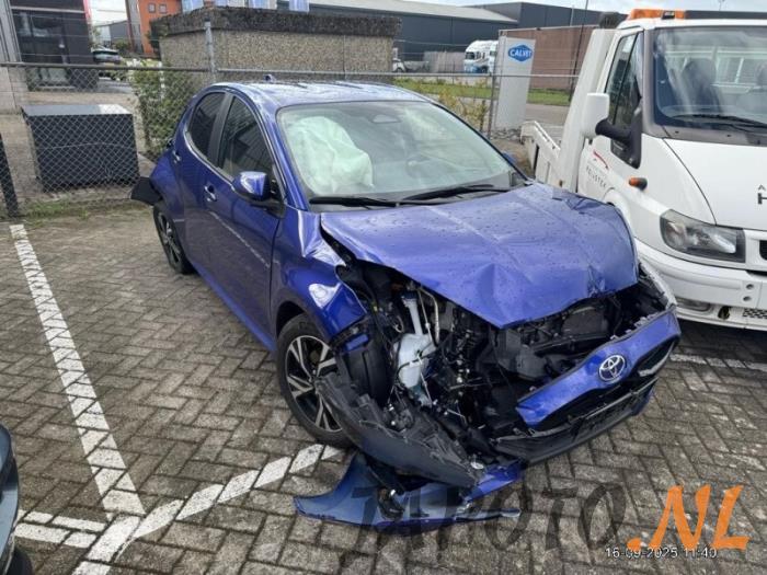 Toyota Yaris IV 1.5 12V Hybrid 115 Sloopvoertuig (2024, Blauw)
