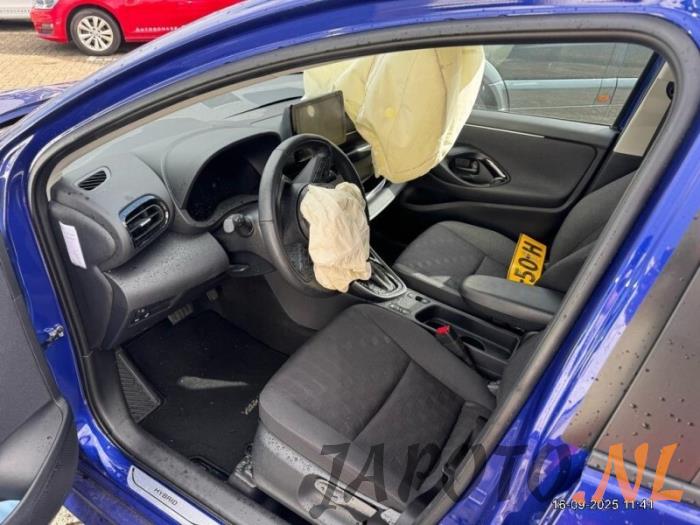 Toyota Yaris IV 1.5 12V Hybrid 115 Sloopvoertuig (2024, Blauw)