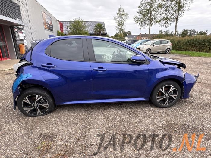 Toyota Yaris IV 1.5 12V Hybrid 115 Sloopvoertuig (2024, Blauw)