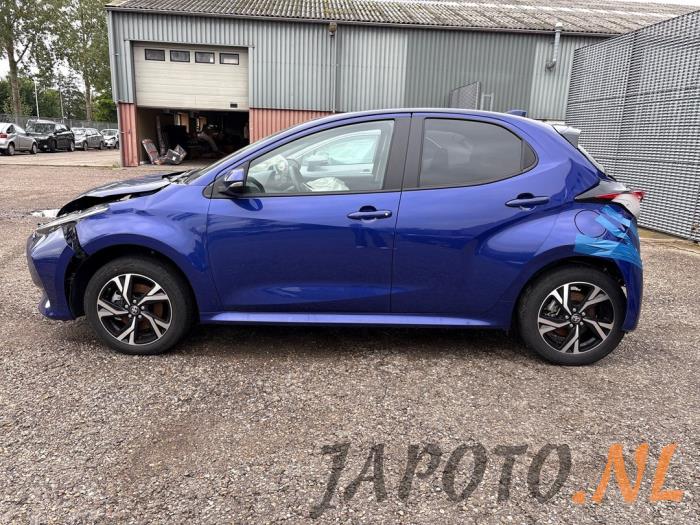 Toyota Yaris IV 1.5 12V Hybrid 115 Sloopvoertuig (2024, Blauw)