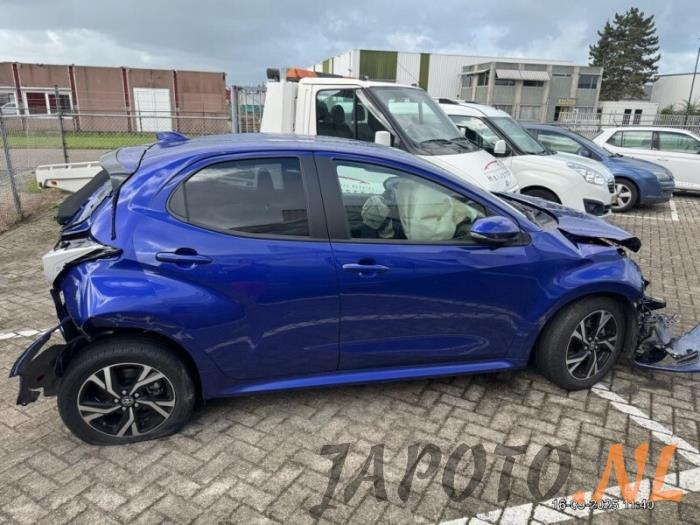 Toyota Yaris IV 1.5 12V Hybrid 115 Sloopvoertuig (2024, Blauw)