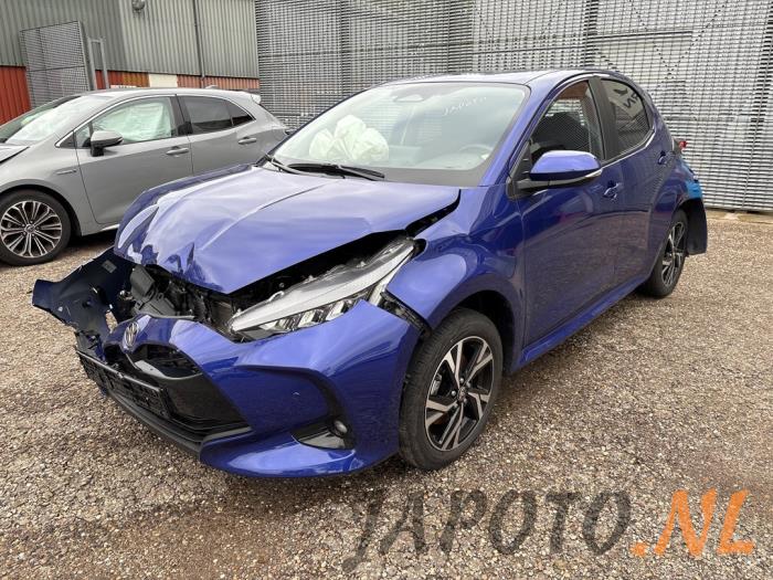 Toyota Yaris IV 1.5 12V Hybrid 115 Sloopvoertuig (2024, Blauw)